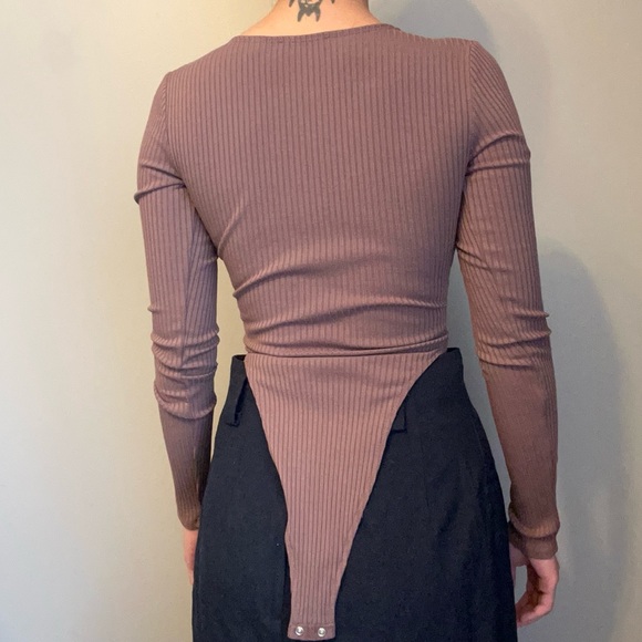 Aritzia Bodysuit - Picture 2 of 8